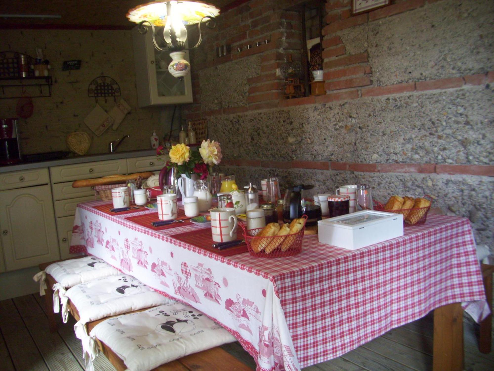 Le Clos De Saint Amour Montauban Buitenkant foto